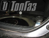 ГБО на Toyota Corolla - Газовое заправочное устройство под крышкой багажника