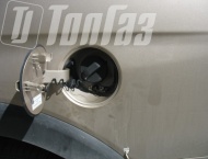 ГБО на Chevrolet Captiva - Газовое заправочное устройство в лючок бензозаправочной горловины